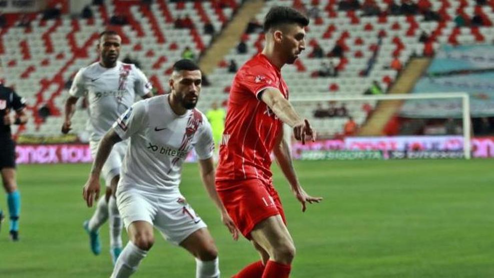 Son dakika... Antalyasporlu Doğukan Sinike Lyon kancası