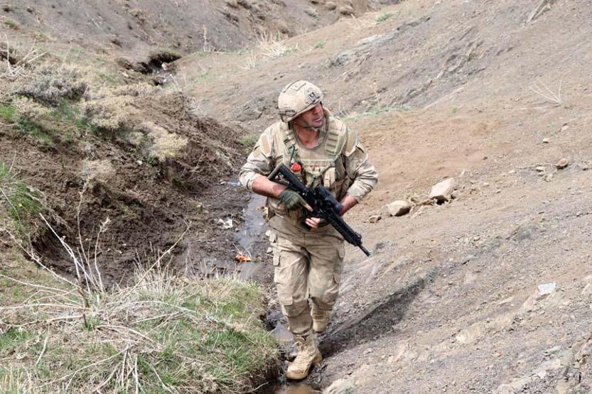 Jandarmadan sınırda kaçak göçmen operasyonu