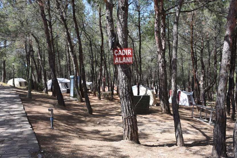 Egenin turistik ilçelerinde kamp fiyatları 60 TLden başlıyor