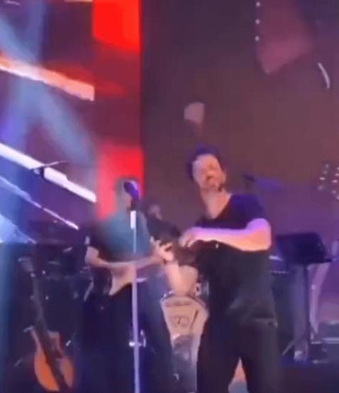 Murat Boz kirli havlusunu hayranlarına fırlattı ortalık karıştı