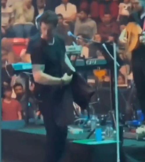 Murat Boz kirli havlusunu hayranlarına fırlattı ortalık karıştı