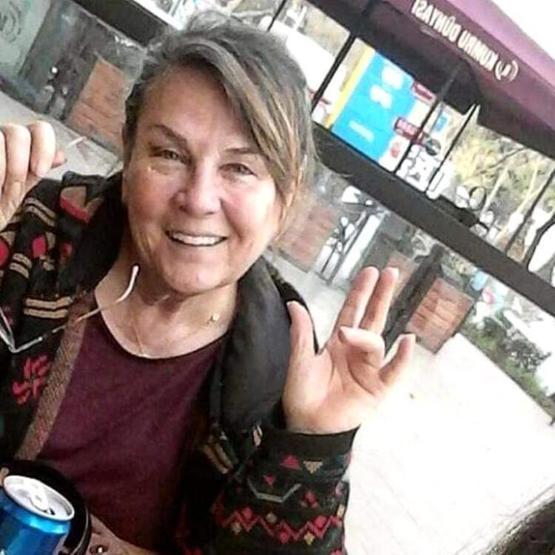 Esin Püsküllü yıllar sonra ortaya çıktı