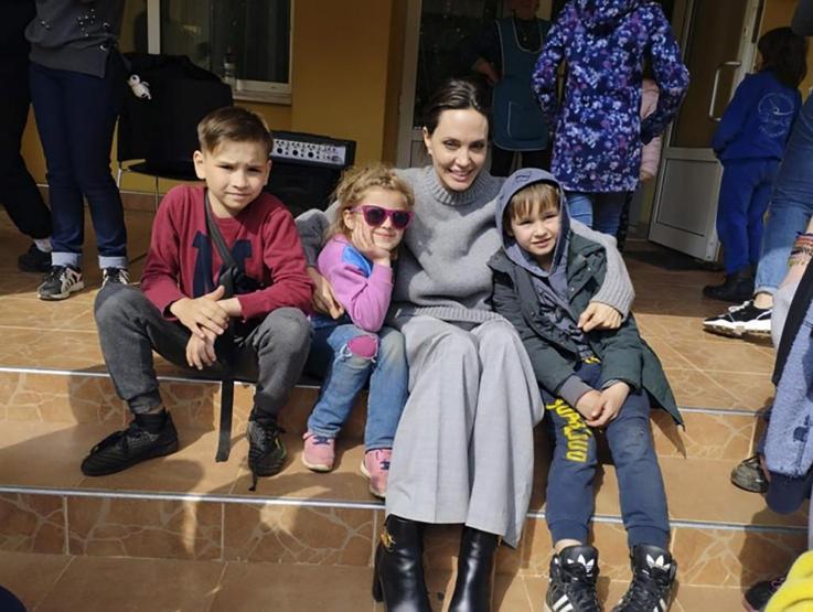 Angelina Jolie’den Ukraynaya sürpriz ziyaret