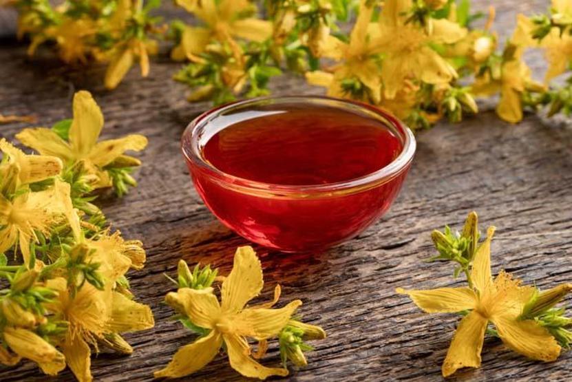Migren, baş ağrısı, depresyon... İyi gelmediği şey yok Sarı kantaron yağının 9 faydası