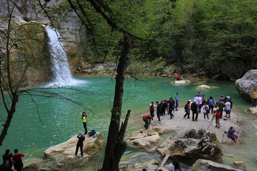 Karadeniz’in saklı cenneti Ilıca Şelalesi’ne ziyaretçi akını