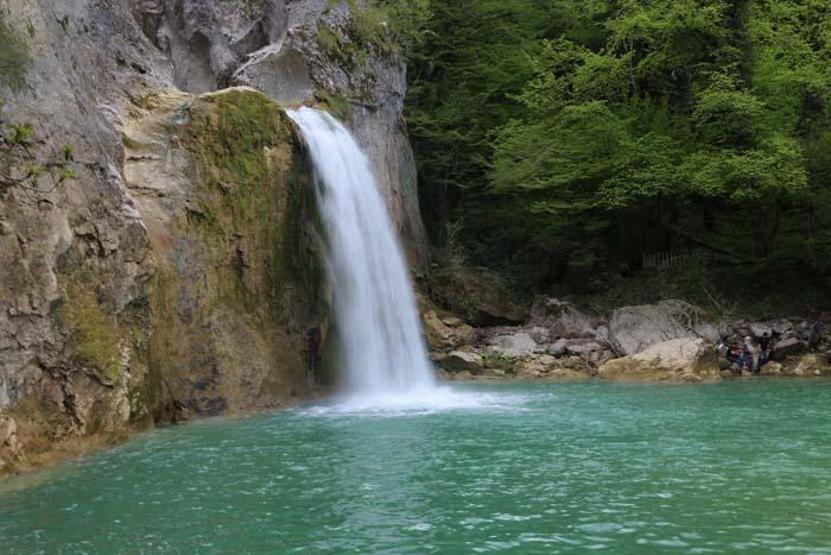 Karadeniz’in saklı cenneti Ilıca Şelalesi’ne ziyaretçi akını