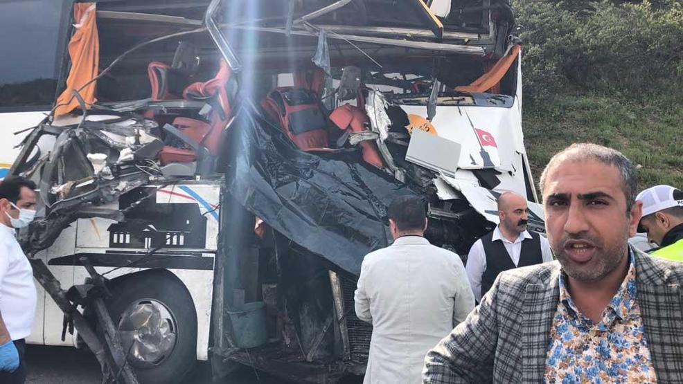 TIR, yolcu otobüsüne çarptı: 1 ölü 6 yaralı