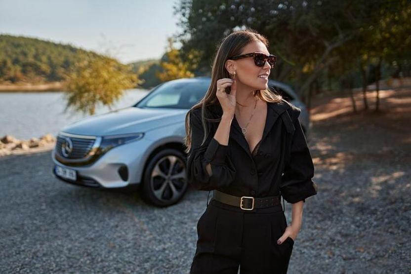 Aslı Enver yeni yaşını teknede kutladı