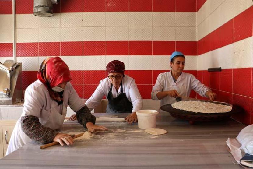 Beş bin yıllık sistemde ekmek üretti, talepleri yetiştiremiyor