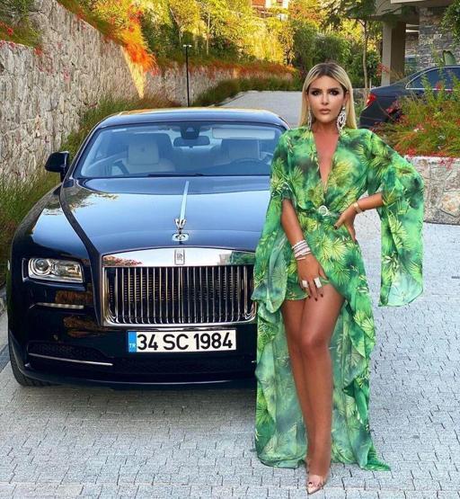 Selin Ciğerci ve Gökhan Çıra ikilisinden sürpriz karar