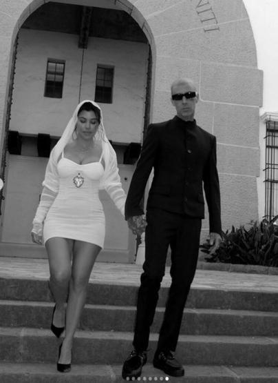 Kourtney Kardashian ve Travis Barker evlendi
