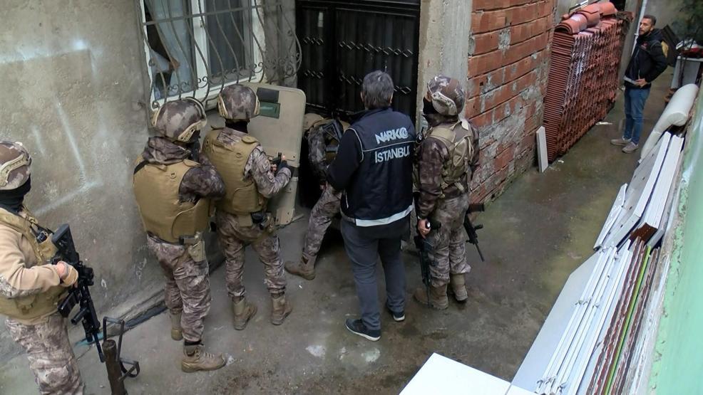 İstanbulda zehir tacirlerine eş zamanlı operasyon
