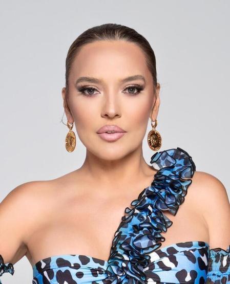 Demet Akalının AVM stili