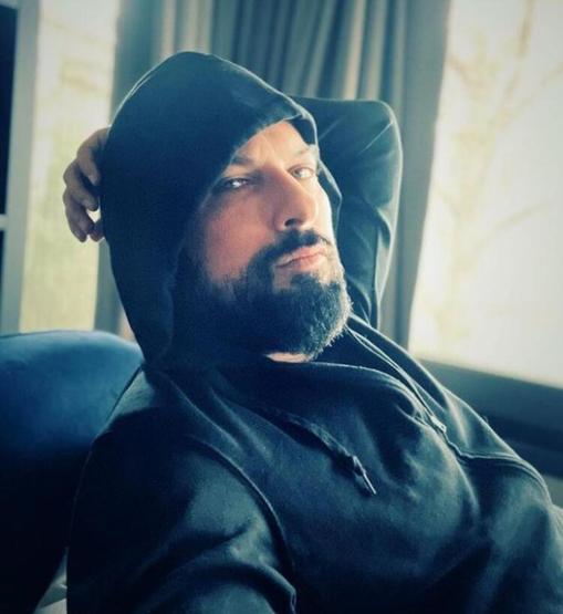 Tarkan aldığı haberle yıkıldı