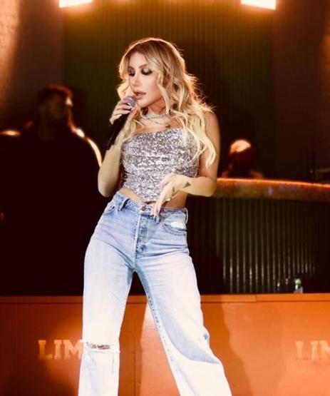 İrem Derici yine yapacağını yaptı