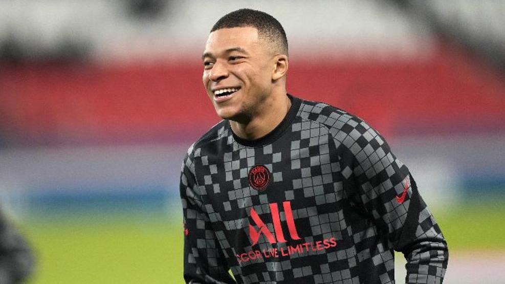 Son dakika... Kylian Mbappe 3 yıllık imza atıyor