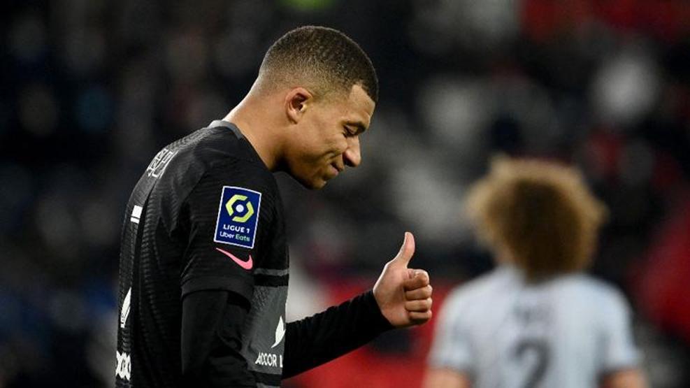 Son dakika... Kylian Mbappe 3 yıllık imza atıyor