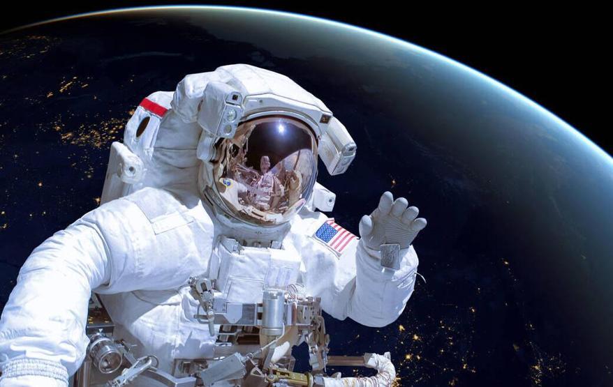 Uzay yürüyüşündeki NASA astronotunun kaskına su doldu