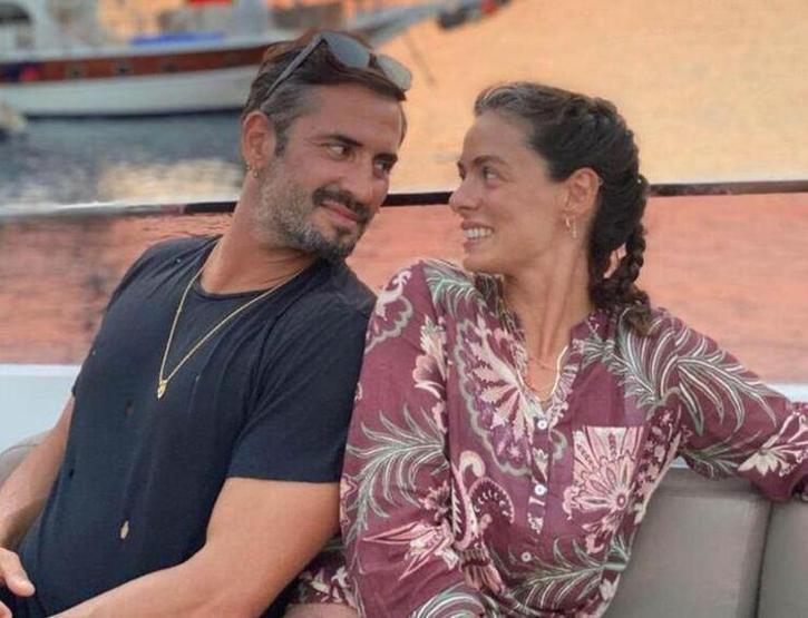 Özge Özpirinçciden makyajsız paylaşım