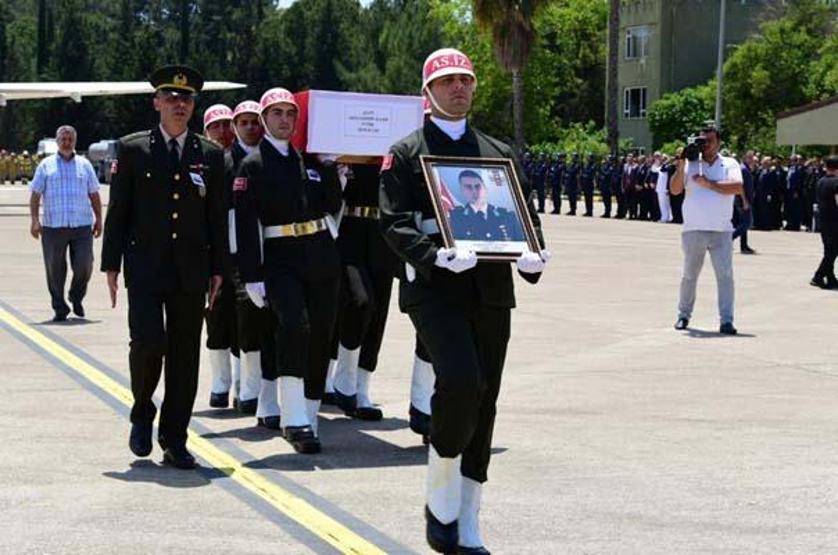 Şehit Piyade Teğmen Gülerin cenazesi memleketi Antalyada