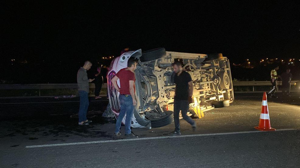 Gezi dönüşü öğrencileri taşıyan minibüs TIRa çarparak devrildi: 17 yaralı