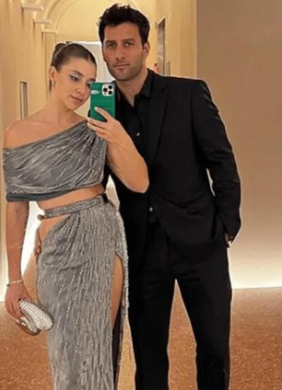 Hande Erçel ablası Gamze Erçeli ağlattı