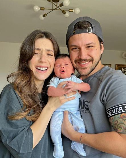 Fulya Zenginer bebeğinin yüzünü gösterdi