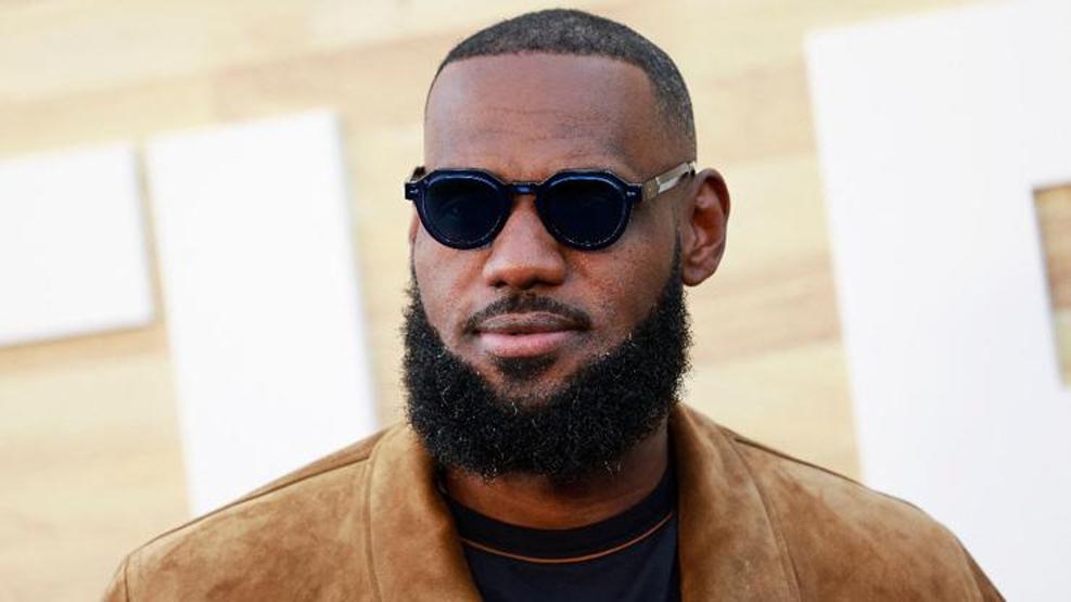 Son dakika... LeBron James servetiyle NBAde bir ilki başardı