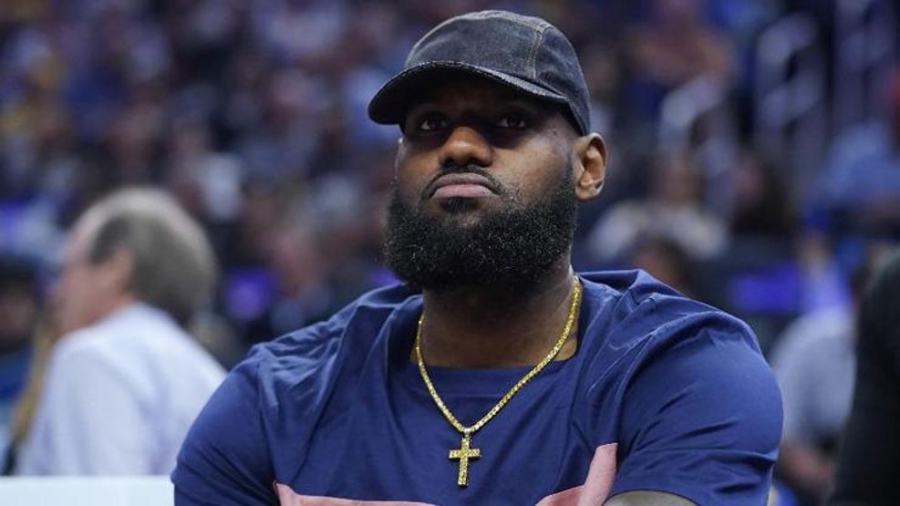Son dakika... LeBron James servetiyle NBAde bir ilki başardı