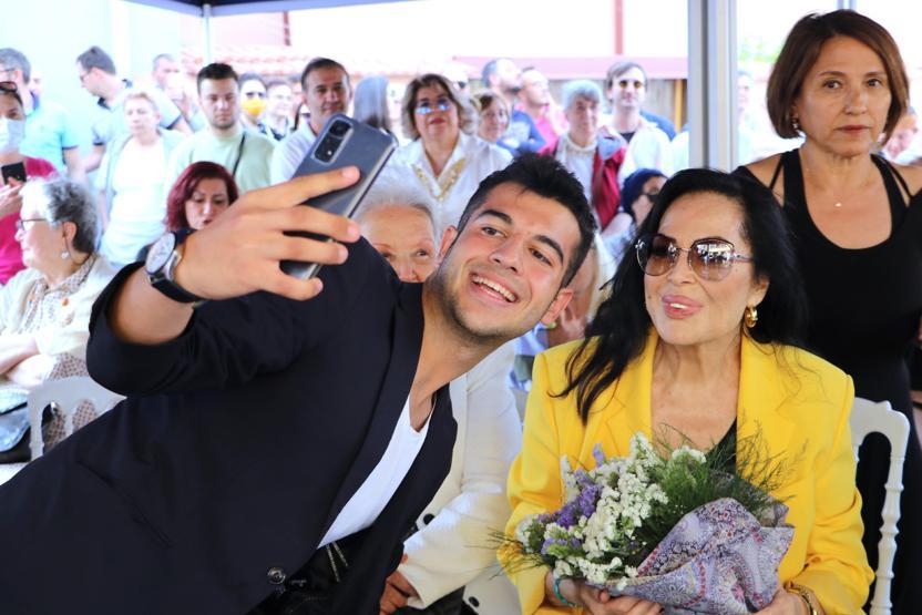 Türkan Şoray ve Kadir İnanır yıllar sonra bir arada