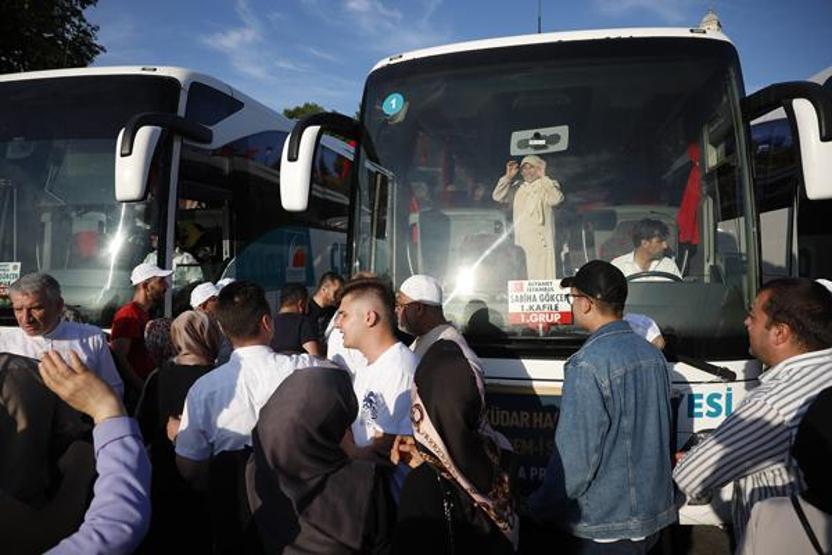 Pandemi sonrasında ilk hac kafilesi Haremden uğurlandı