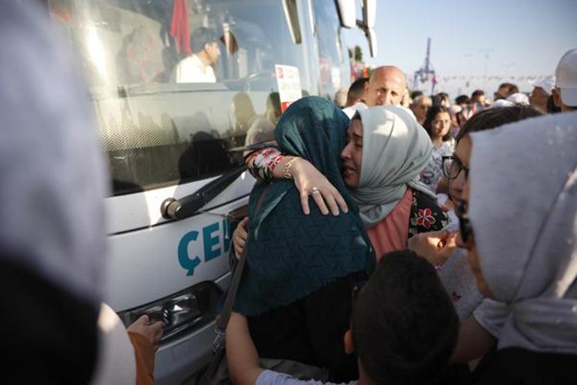 Pandemi sonrasında ilk hac kafilesi Haremden uğurlandı