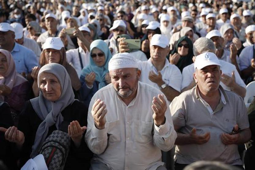 Pandemi sonrasında ilk hac kafilesi Haremden uğurlandı