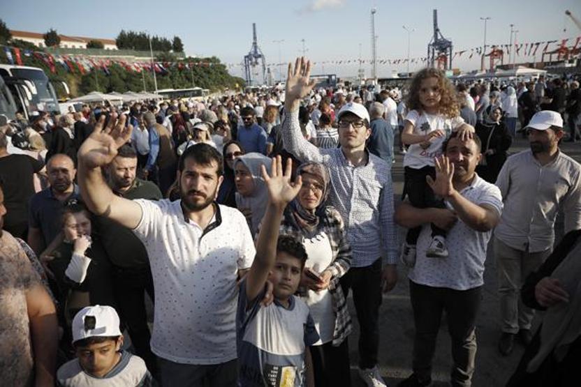 Pandemi sonrasında ilk hac kafilesi Haremden uğurlandı