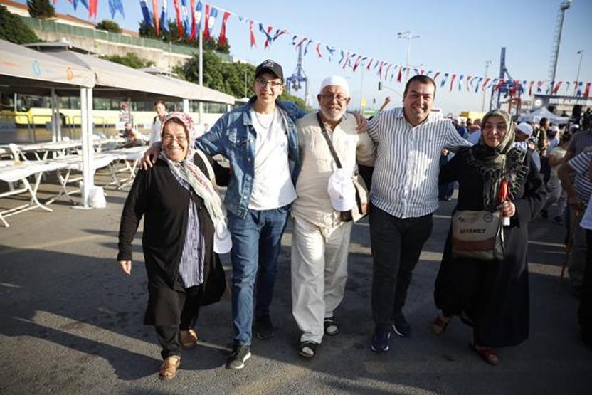 Pandemi sonrasında ilk hac kafilesi Haremden uğurlandı
