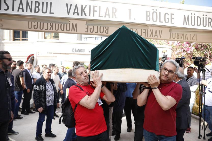 Karikatürist Latif Demirci son yolculuğuna uğurlandı