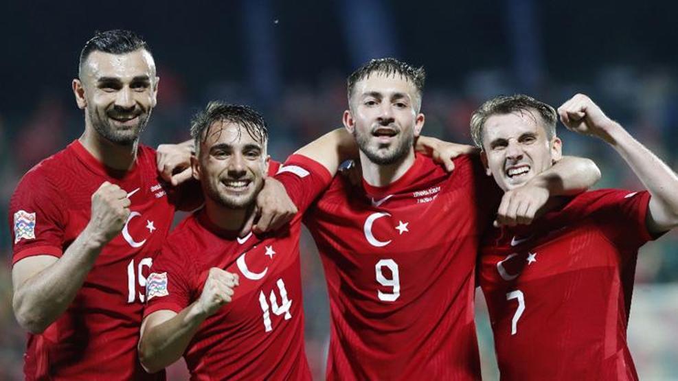 Son dakika... Beşiktaş ve Galatasaray Halil Dervişoğlu için yarışıyor