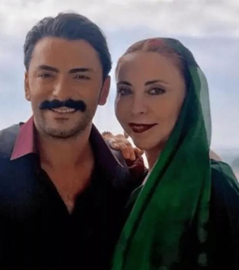 Yeşim Ceren Bozoğlu ile Halil İbrahim Kurum aşk yaşıyor