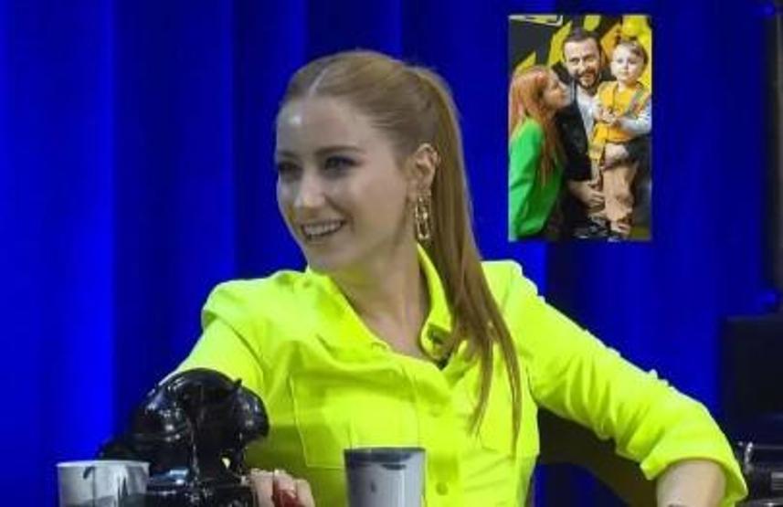 Hazal Kaya bikinili pozlarla sosyal medyayı salladı