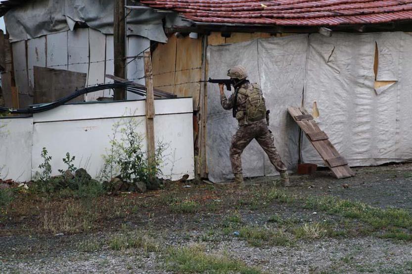 8 ilde zehir tacirlerine süpürme operasyonu: 75 gözaltı kararı