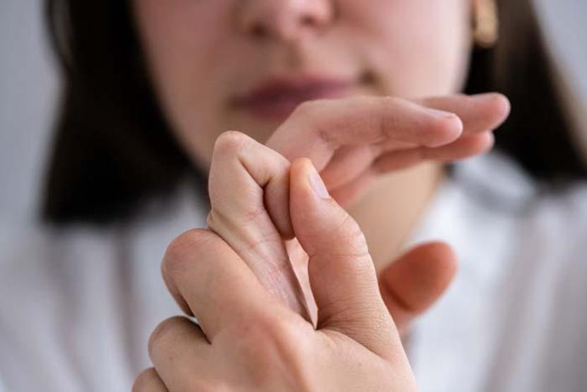 Tetik parmak hastalığı nedir Belirtileri nelerdir