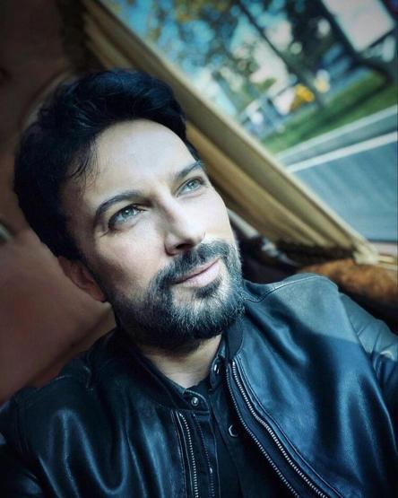 Tarkan sahne dansıyla geceye damga vurdu