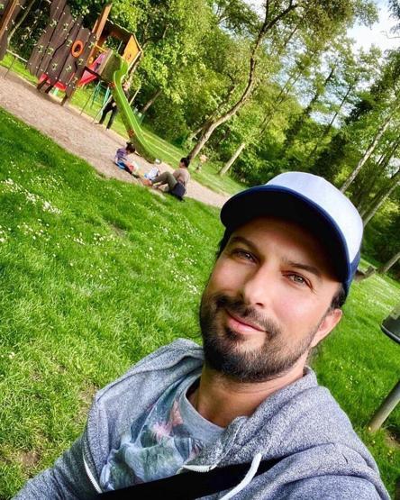 Tarkan sahne dansıyla geceye damga vurdu