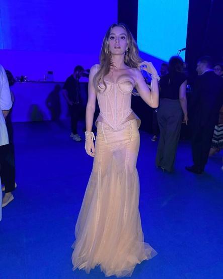 Melis Sezen cesur tarzından vazgeçmedi