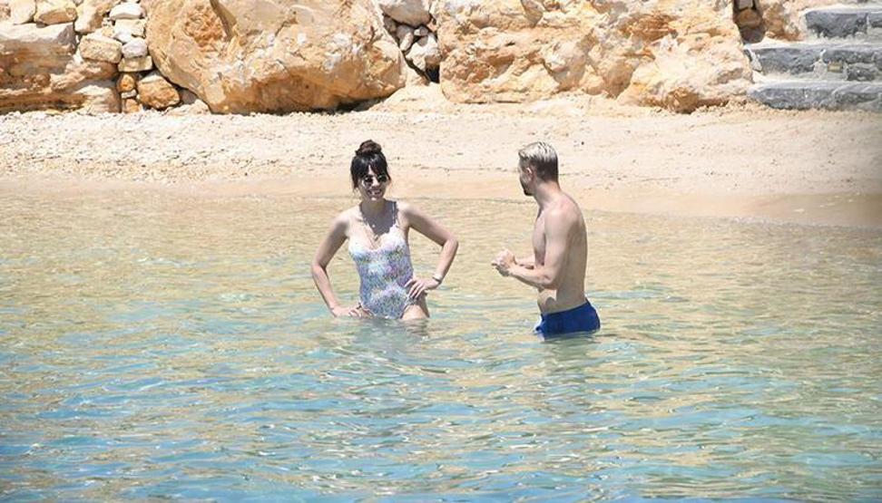 Şükran Ovalı ve Caner Erkin baş başa tatile çıktı