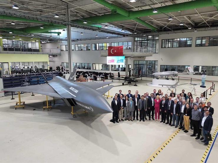 NATO, Baykarı ziyaret etti: Kızılelmayla özel poz