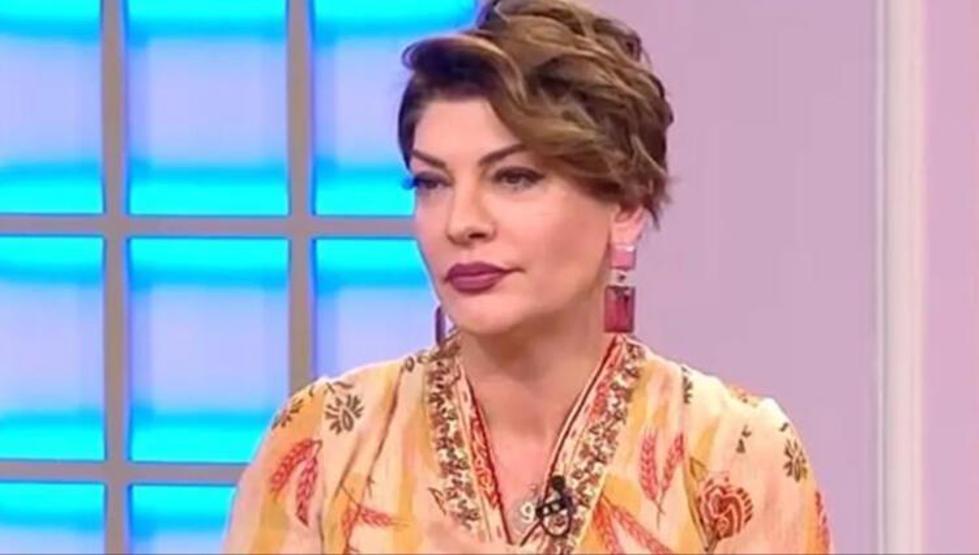Aslızen ve kızının tatil keyfi