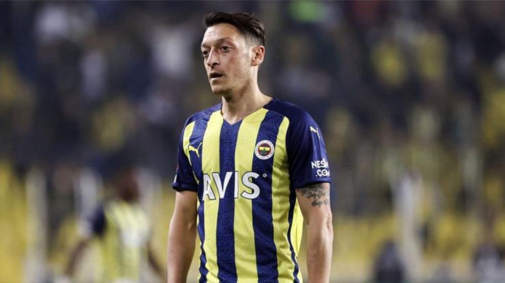 Mesut Özil, Fenerbahçe’yi takipten çıkardı