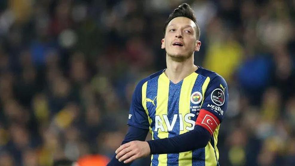 Mesut Özil, Fenerbahçe’yi takipten çıkardı