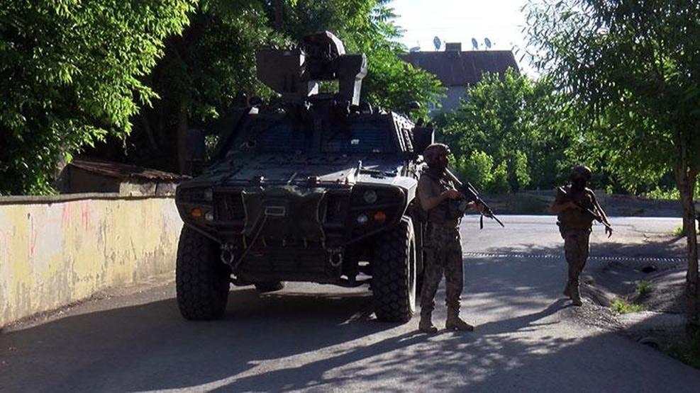 Zehir tacirlerine şafak operasyonu Şifreleri çözüldü: Metin abi, Erol abi